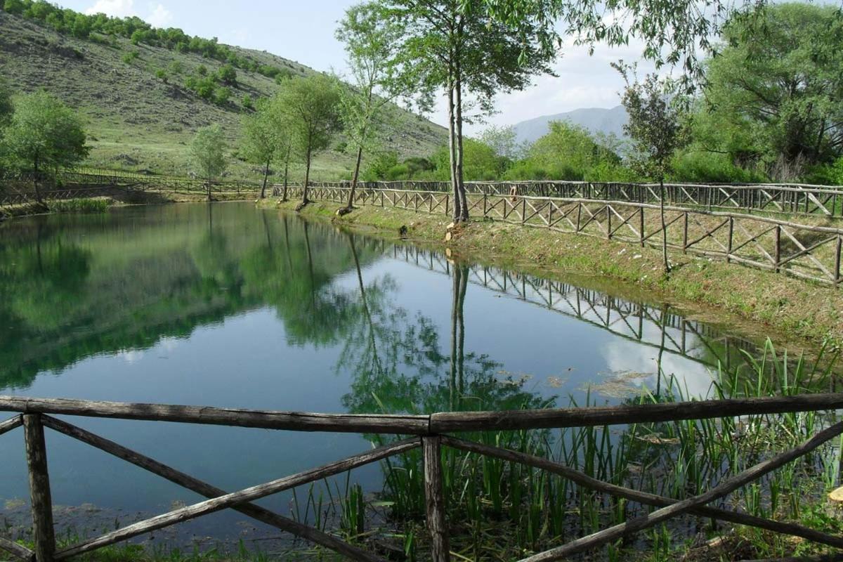 Villa Paradise Resort Gallicano nel Lazio Exteriör bild