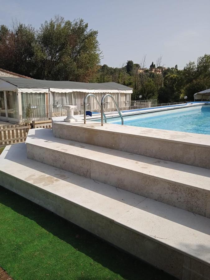 Villa Paradise Resort Gallicano nel Lazio Exteriör bild